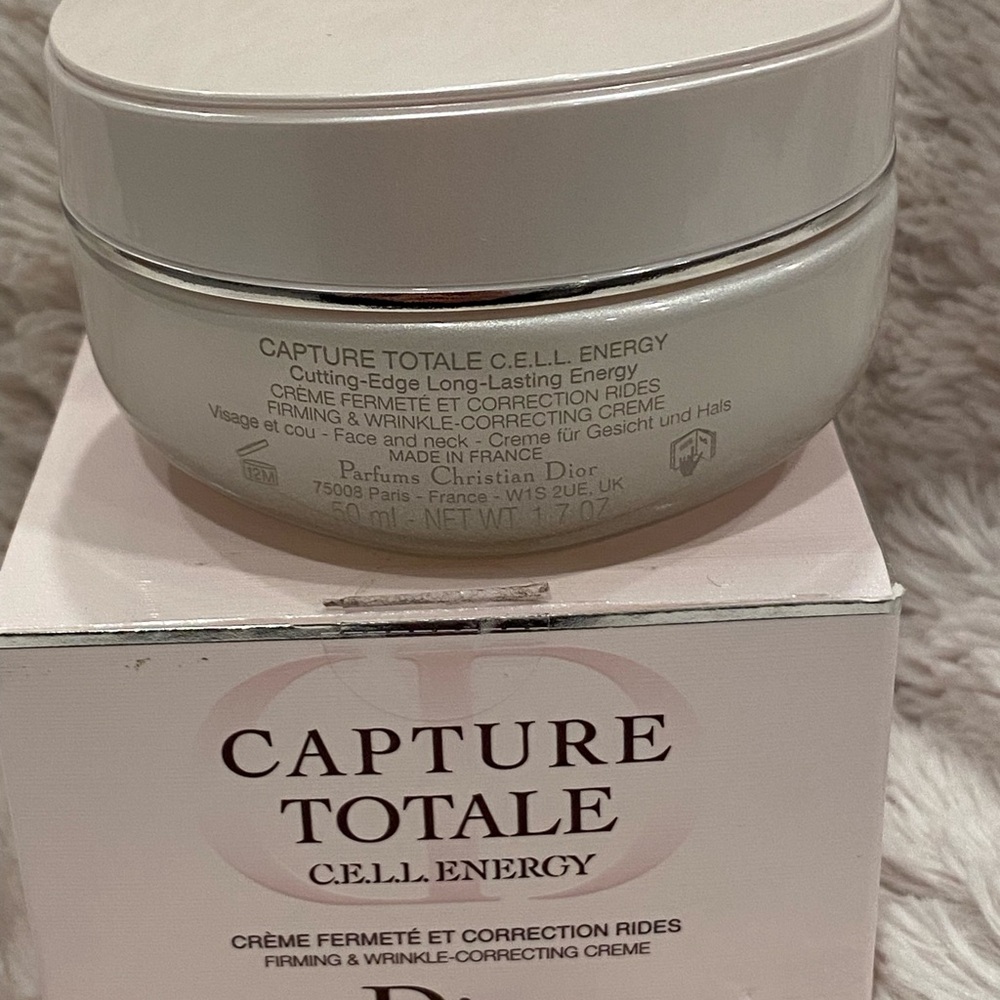 Christian Dior Capture Totale Firming and Wrinkle Correcting Cream - Picture 9 of 11